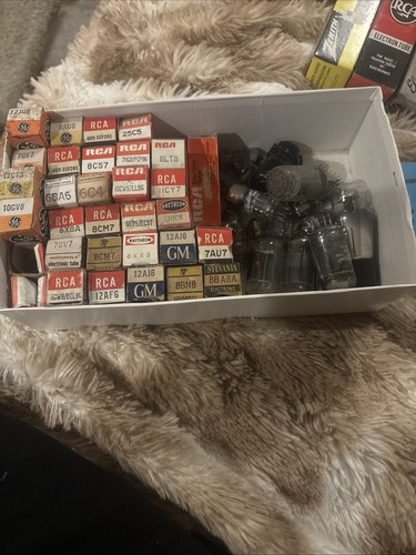 Lot vintage vacuum tubes - of,